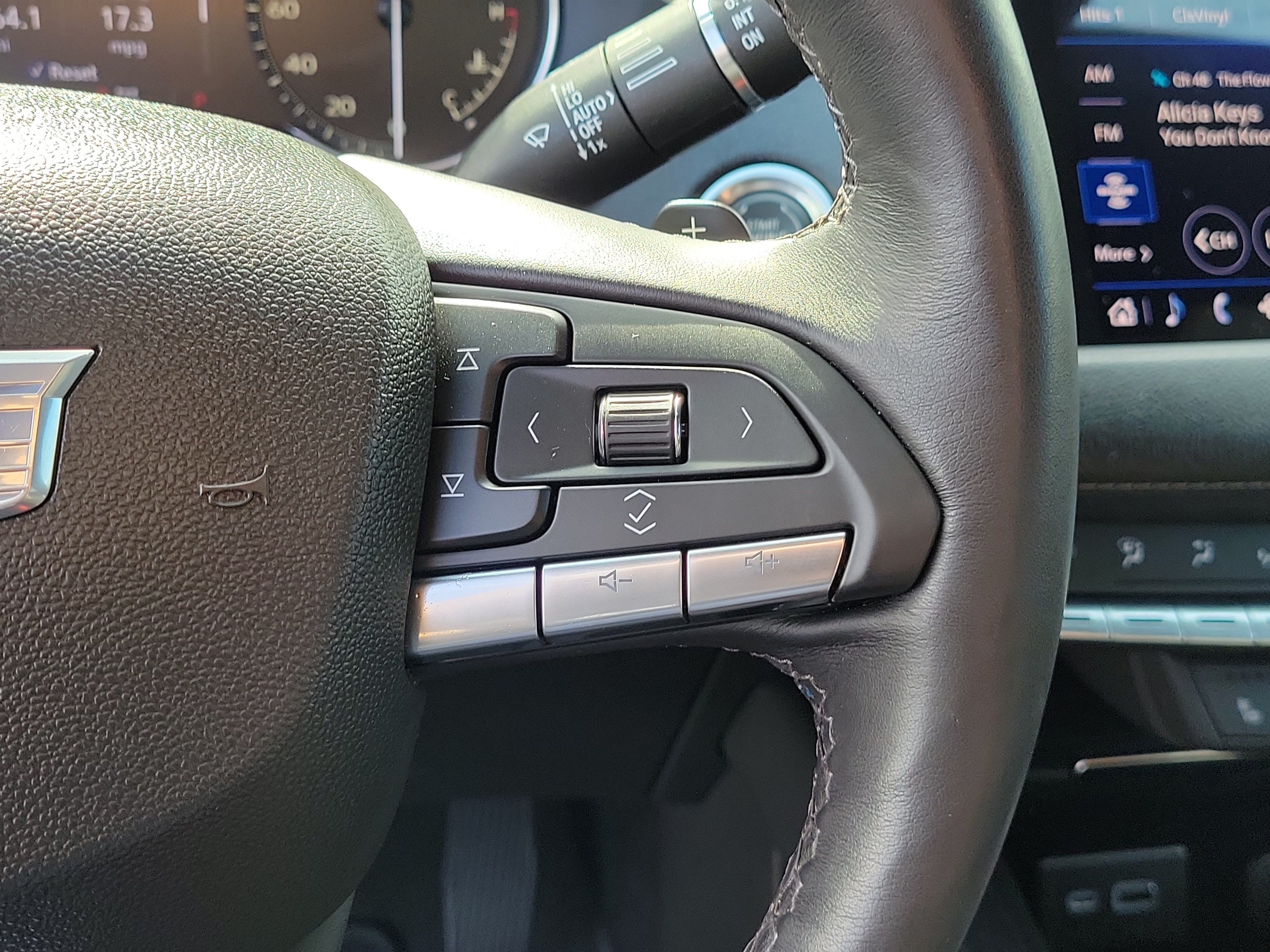 Used 2023 Cadillac XT4 Premium Luxury w/ Cold Weather Package AWD/4WD image 25
