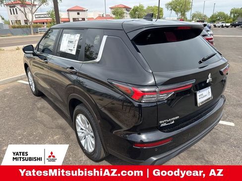 New 2026 Mitsubishi Outlander ES image 4