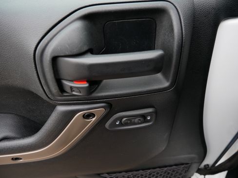 Used 2016 Jeep Wrangler Unlimited Sahara image 19