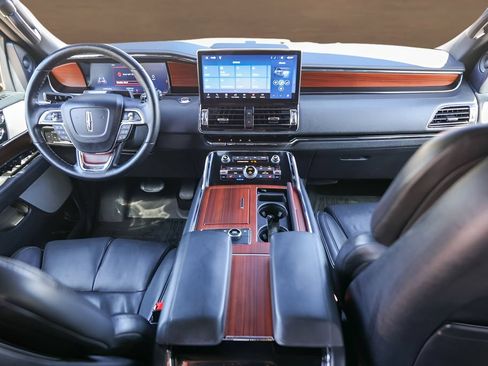 Used 2022 Lincoln Navigator L Reserve AWD/4WD image 25