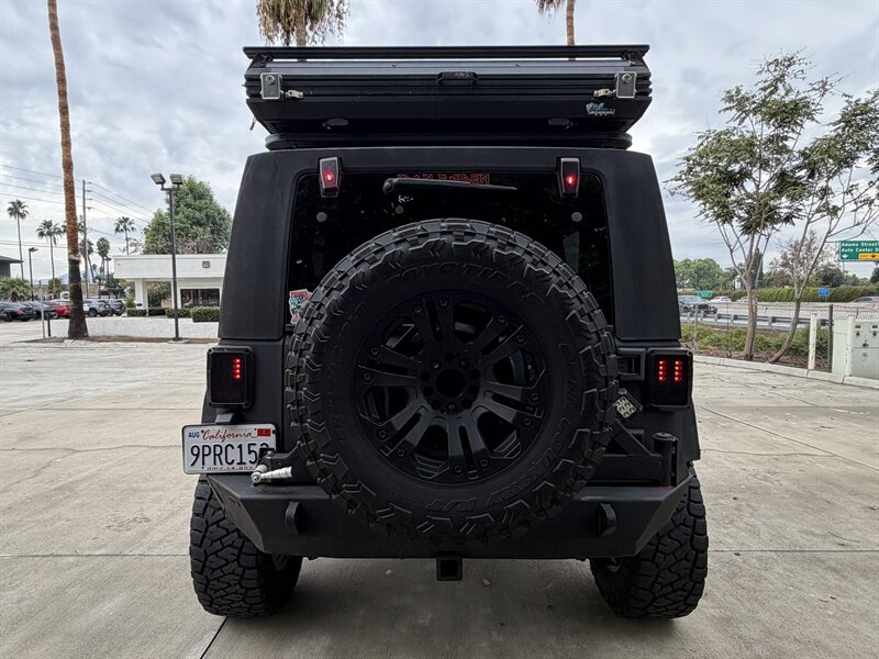 Used 2007 Jeep Wrangler Unlimited Sahara w/ Dual Top Group AWD/4WD image 4