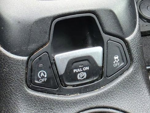 Used 2018 Jeep Compass Trailhawk w/ Navigation Group AWD/4WD image 25