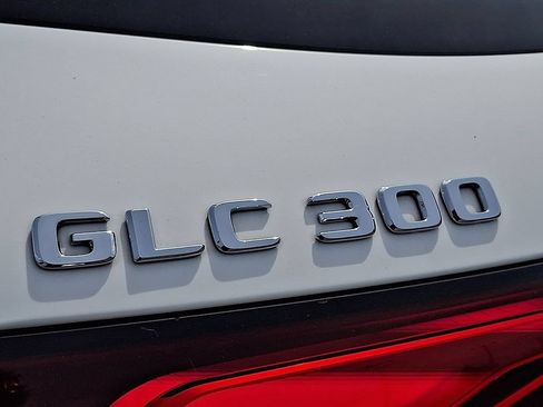 Used 2023 Mercedes-Benz GLC 300 4MATIC image 30
