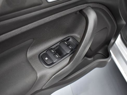 Used 2014 Ford Fiesta SE w/ Equipment Group 201A image 11