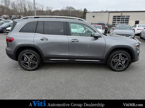 Used 2026 Mercedes-Benz GLB 250 4MATIC image 9