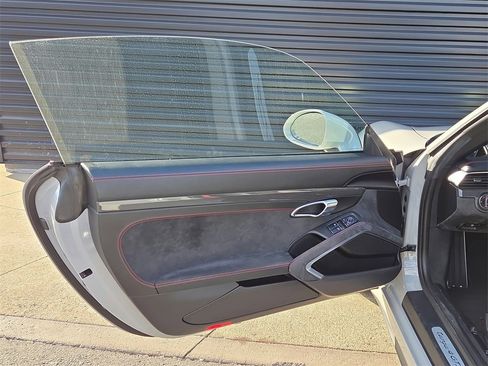 Used 2018 Porsche 911 Targa 4 GTS image 7