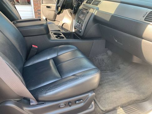Used 2013 Chevrolet Tahoe LT AWD/4WD image 17