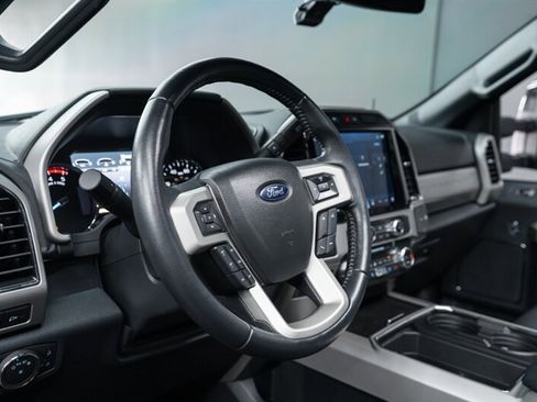 Used 2022 Ford F250 Lariat w/ Black Appearance Package image 31