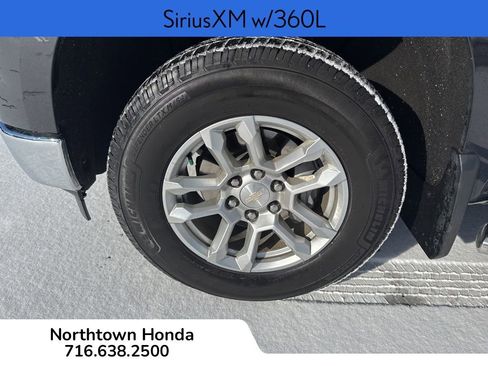 Used 2022 Chevrolet Silverado 1500 LT w/ Z71 Off-Road Package image 11