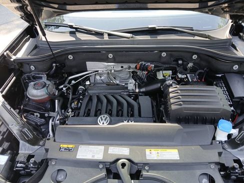 Used 2023 Volkswagen Atlas Cross Sport SEL AWD/4WD image 41