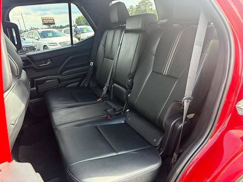 Used 2025 Toyota 4Runner Limited AWD/4WD image 52