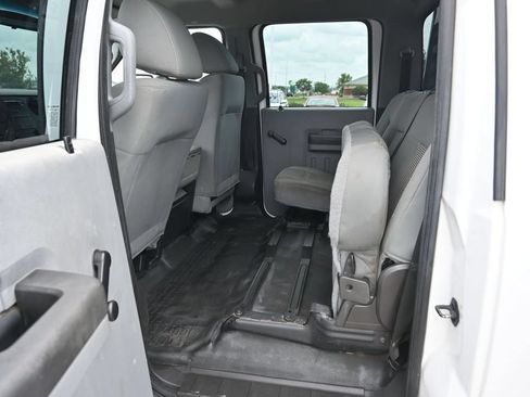 Used 2014 Ford F550 2WD Crew Cab Super Duty image 19