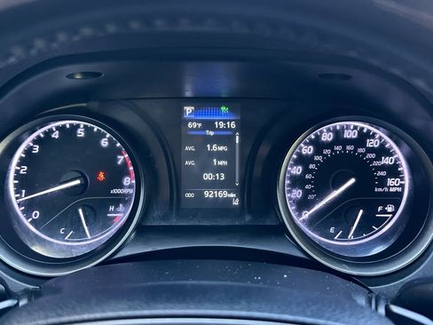 Used 2021 Toyota Camry SE FWD image 29