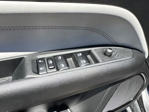 Used 2023 Jeep Compass Limited AWD/4WD image 9