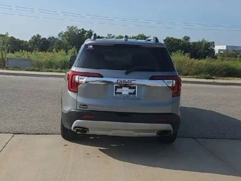Used 2023 GMC Acadia SLT image 7