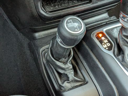Used 2020 Jeep Wrangler Unlimited Sport AWD/4WD image 22