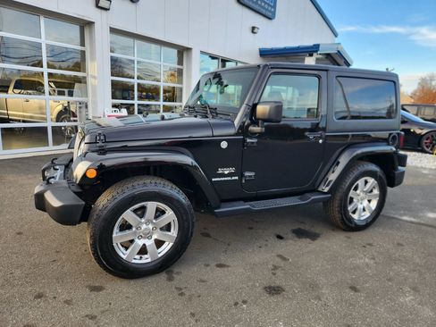 Used 2017 Jeep Wrangler Sahara image 6