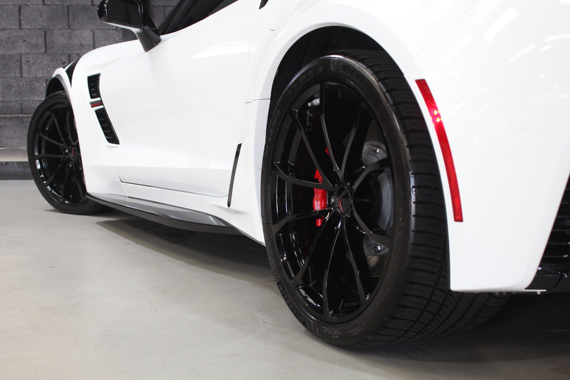 Used 2017 Chevrolet Corvette Grand Sport RWD image 16