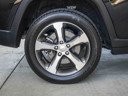 Used 2023 Jeep Grand Cherokee 4WD 4xe w/ Luxury Tech Group II image 11