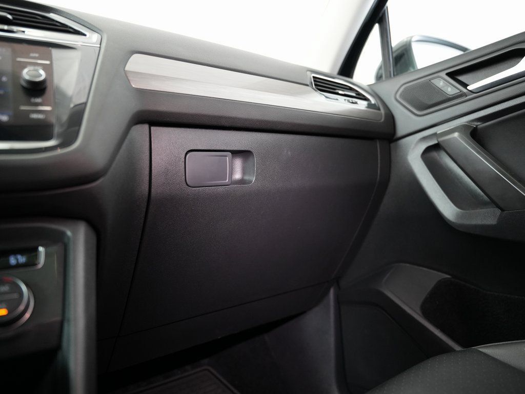 Used 2021 Volkswagen Tiguan SE w/ Panoramic Sunroof Package AWD/4WD image 51