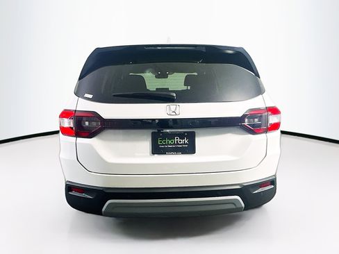 Used 2025 Honda Pilot EX-L image 7