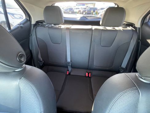 Used 2025 Buick Encore GX Preferred FWD image 38