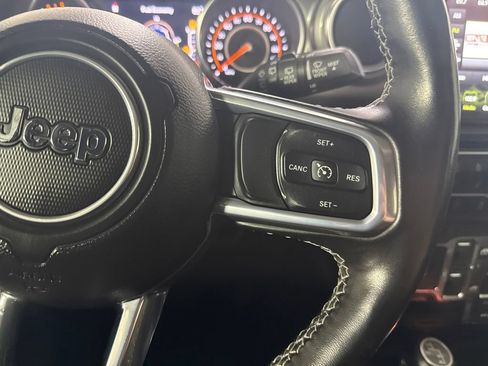 Used 2023 Jeep Wrangler Unlimited Sahara w/ LED Lighting Group AWD/4WD image 21