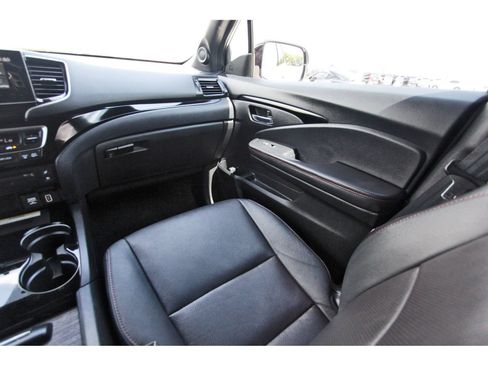 Used 2021 Honda Pilot Black Edition image 11