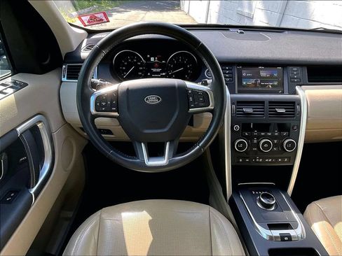 Used 2019 Land Rover Discovery Sport HSE AWD/4WD image 11