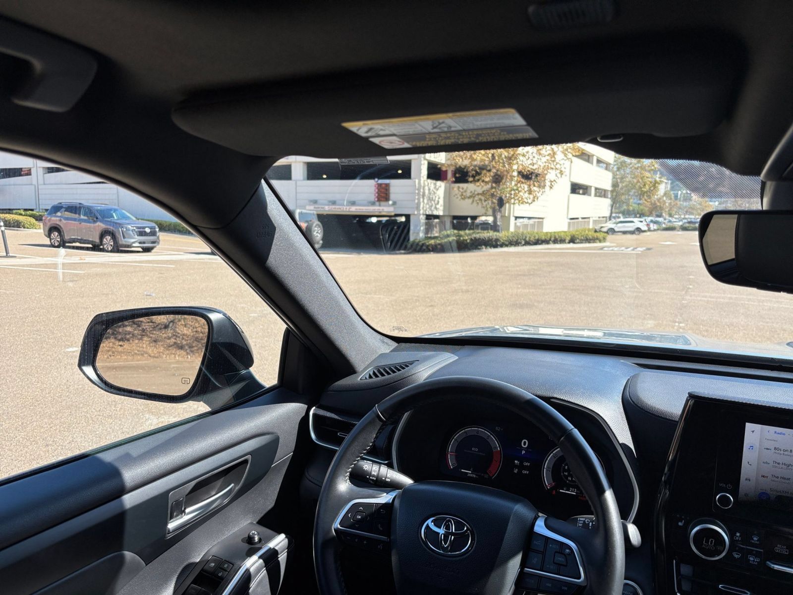 Used 2025 Toyota Highlander XSE AWD/4WD image 36