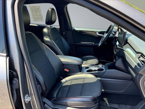 Used 2023 Ford Escape ST-Line w/ Tech Pack #1 AWD/4WD image 31