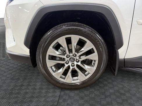 Used 2019 Toyota RAV4 Limited w/ Advanced Technology Package AWD/4WD image 15