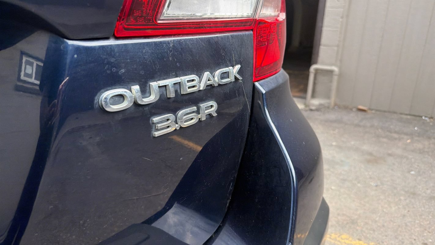 Used 2018 Subaru Outback 3.6R Limited AWD/4WD image 27