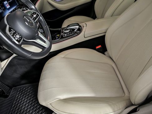 Used 2019 Mercedes-Benz E 300 4MATIC image 21