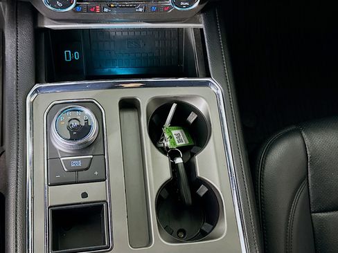 Used 2020 Ford Expedition XLT w/ Equipment Group 202A image 25