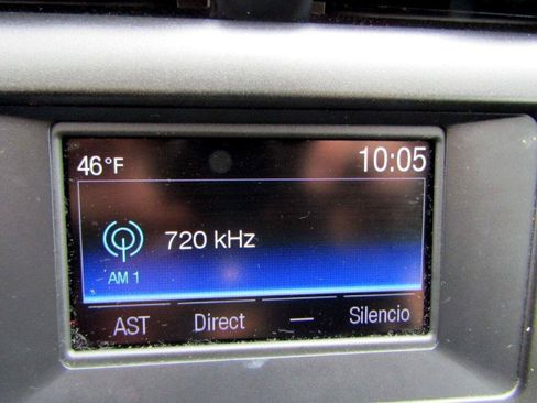Used 2016 Ford Fusion SE FWD image 9