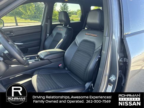 Used 2025 Nissan Pathfinder Rock Creek AWD/4WD image 10