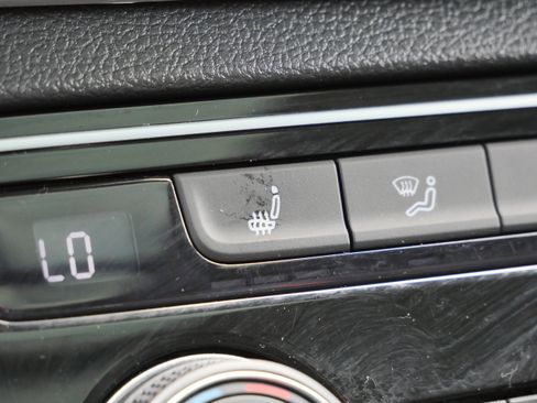 Used 2023 Volkswagen Atlas SEL AWD/4WD image 30