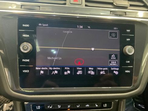 Used 2019 Volkswagen Tiguan SEL Premium image 26