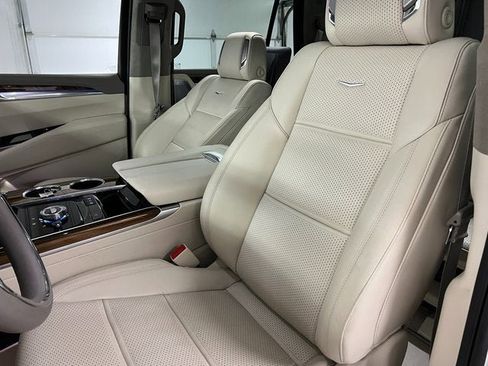 Certified 2025 Cadillac Escalade Sport Platinum image 17