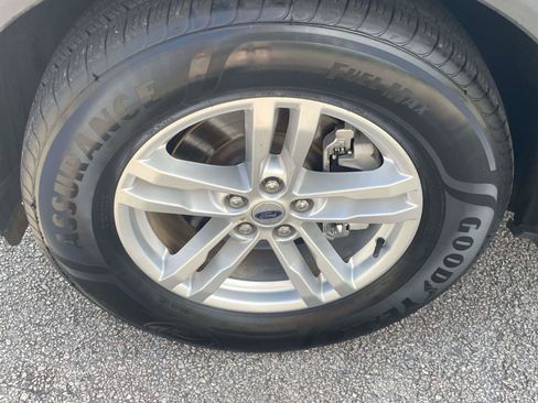 Used 2020 Ford Explorer XLT w/ Equipment Group 202A RWD image 9