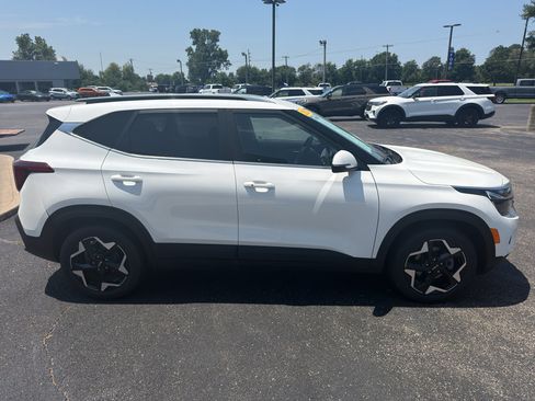 Used 2024 Kia Seltos EX FWD image 5