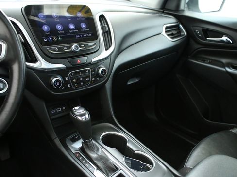 Used 2021 Chevrolet Equinox LT AWD/4WD image 18