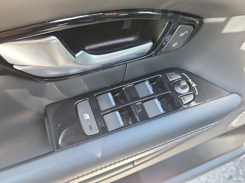 Used 2018 Land Rover Range Rover Evoque HSE Dynamic AWD/4WD image 24