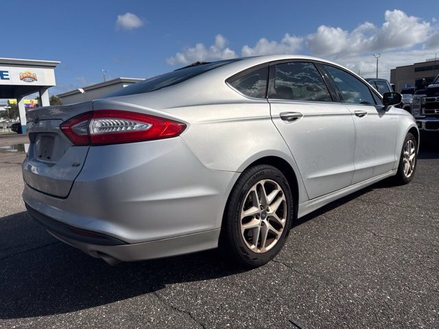 Used 2013 Ford Fusion SE FWD image 5