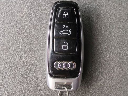 Used 2019 Audi Q8 Premium Plus w/ Premium Plus image 31