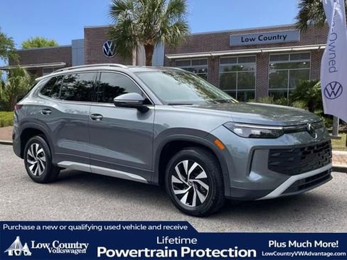 Certified 2025 Volkswagen Tiguan S image 1