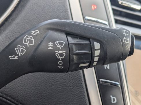 Used 2017 Lincoln MKX Reserve image 31