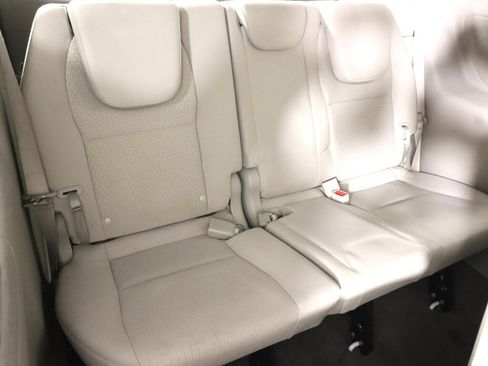 Used 2016 Kia Sedona LX w/ LX Convenience Package image 34