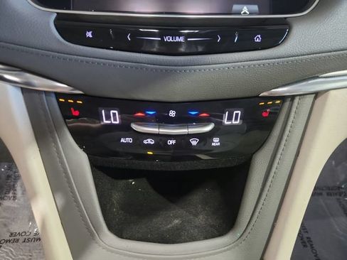 Used 2017 Cadillac XT5 Luxury FWD image 18